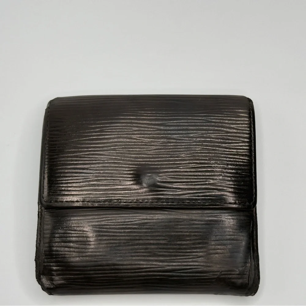Louis Vuitton Black Epi Leather Elise Compact Tri-Fold Wallet | Unisex | Used |